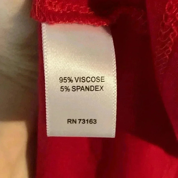 Cable & gauge red tank top with off the shoulder long sleeves - Picture 4 of 5